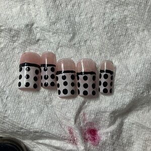 Polka Dot Press-On Nails